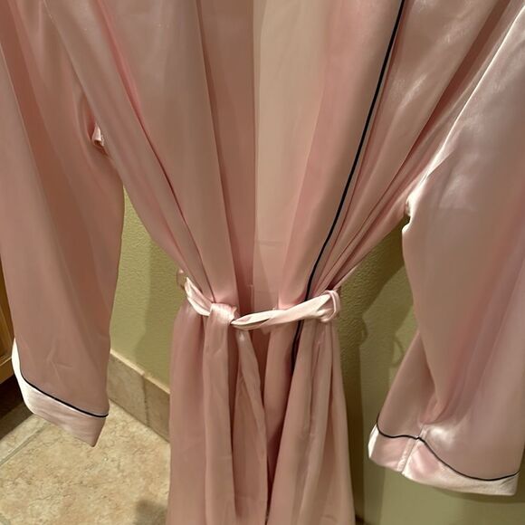 Jones New York woman's baby pink slip and robe - Picture 3 of 15
